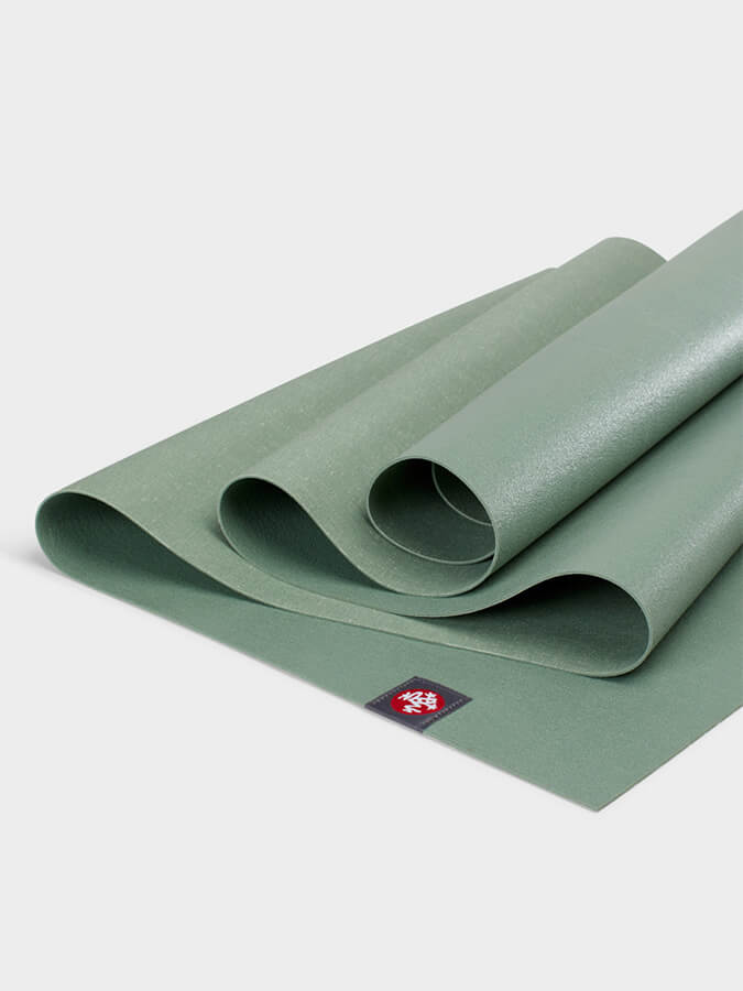 Manduka eKO SuperLite Travel 71" Standard Yoga Mat - Leaf Green